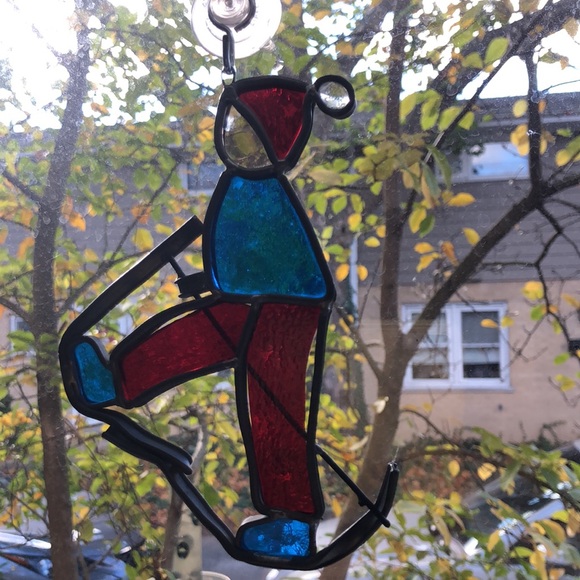 SKIER SUN CATCHER STAINED GLASS WINDOW HANGER. ALL INDIVIDUAL PIECES - Picture 7 of 7